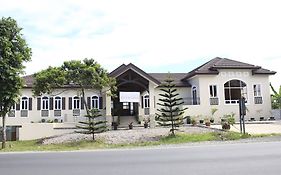 Country Chateau Hotel